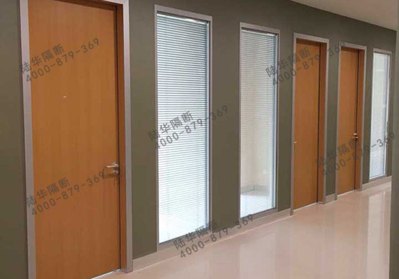 写字楼与学校生态门